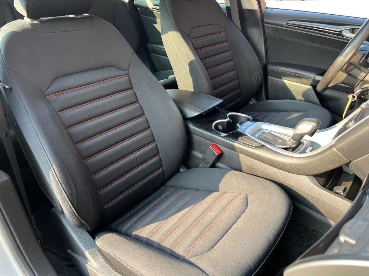 2015 Ford Fusion SE | CLEAN CARFAX | AWD | BIG SCREEN | ALLOY WHEELS | REMOTE STARTER | BLUETOOTH | - Photo #20