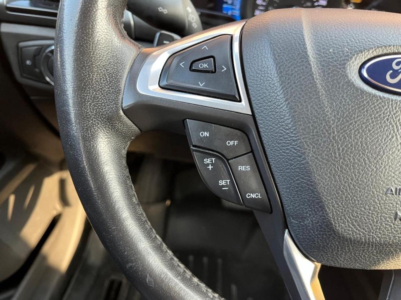 2015 Ford Fusion SE | CLEAN CARFAX | AWD | BIG SCREEN | ALLOY WHEELS | REMOTE STARTER | BLUETOOTH | - Photo #22