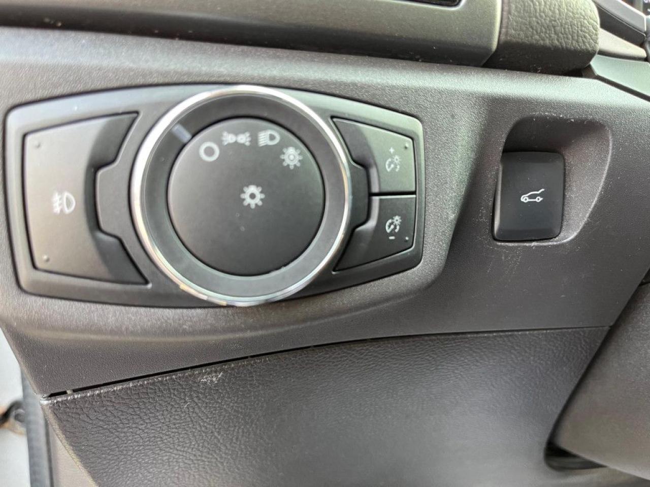 2015 Ford Fusion SE | CLEAN CARFAX | AWD | BIG SCREEN | ALLOY WHEELS | REMOTE STARTER | BLUETOOTH | - Photo #26