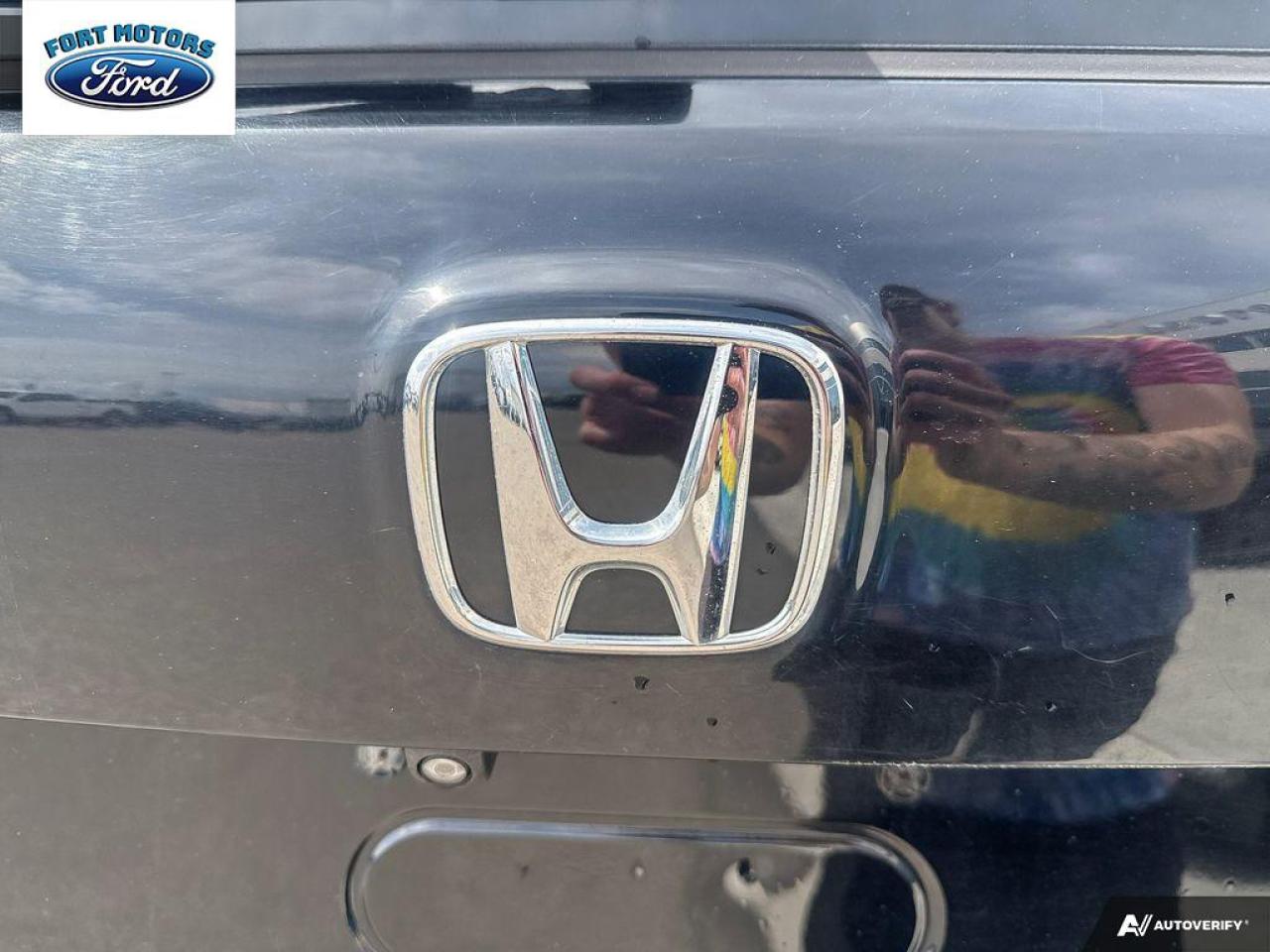 2017 Honda Pilot BASE Photo5