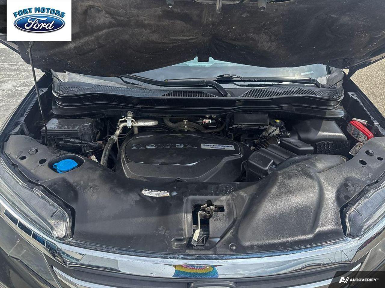2017 Honda Pilot BASE Photo5