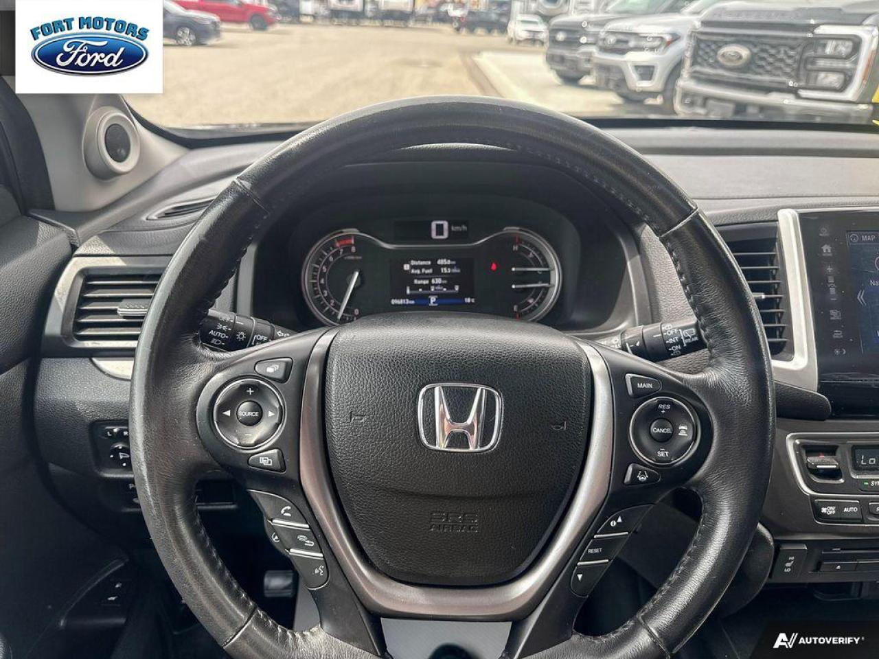 2017 Honda Pilot BASE Photo5