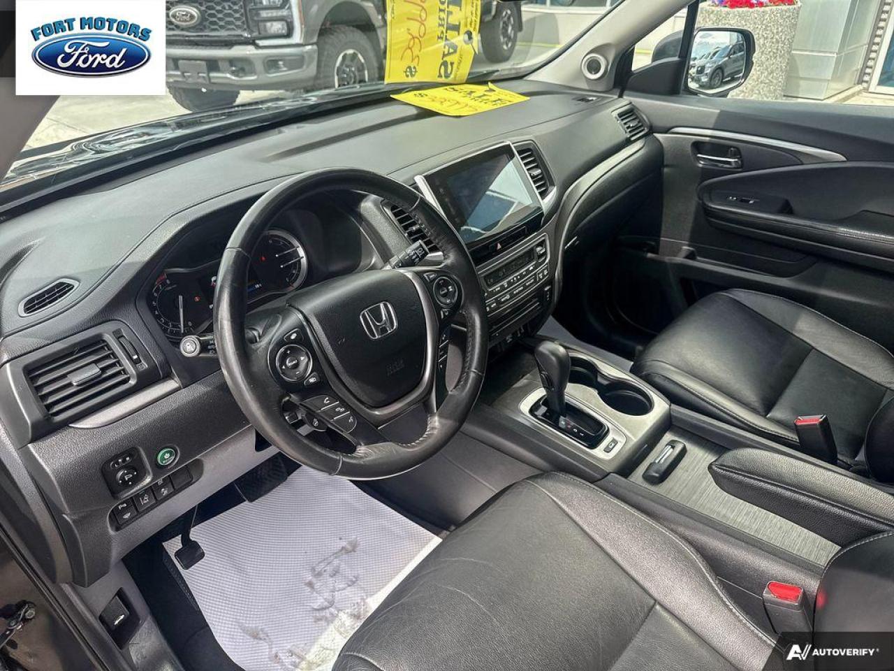 2017 Honda Pilot BASE Photo5
