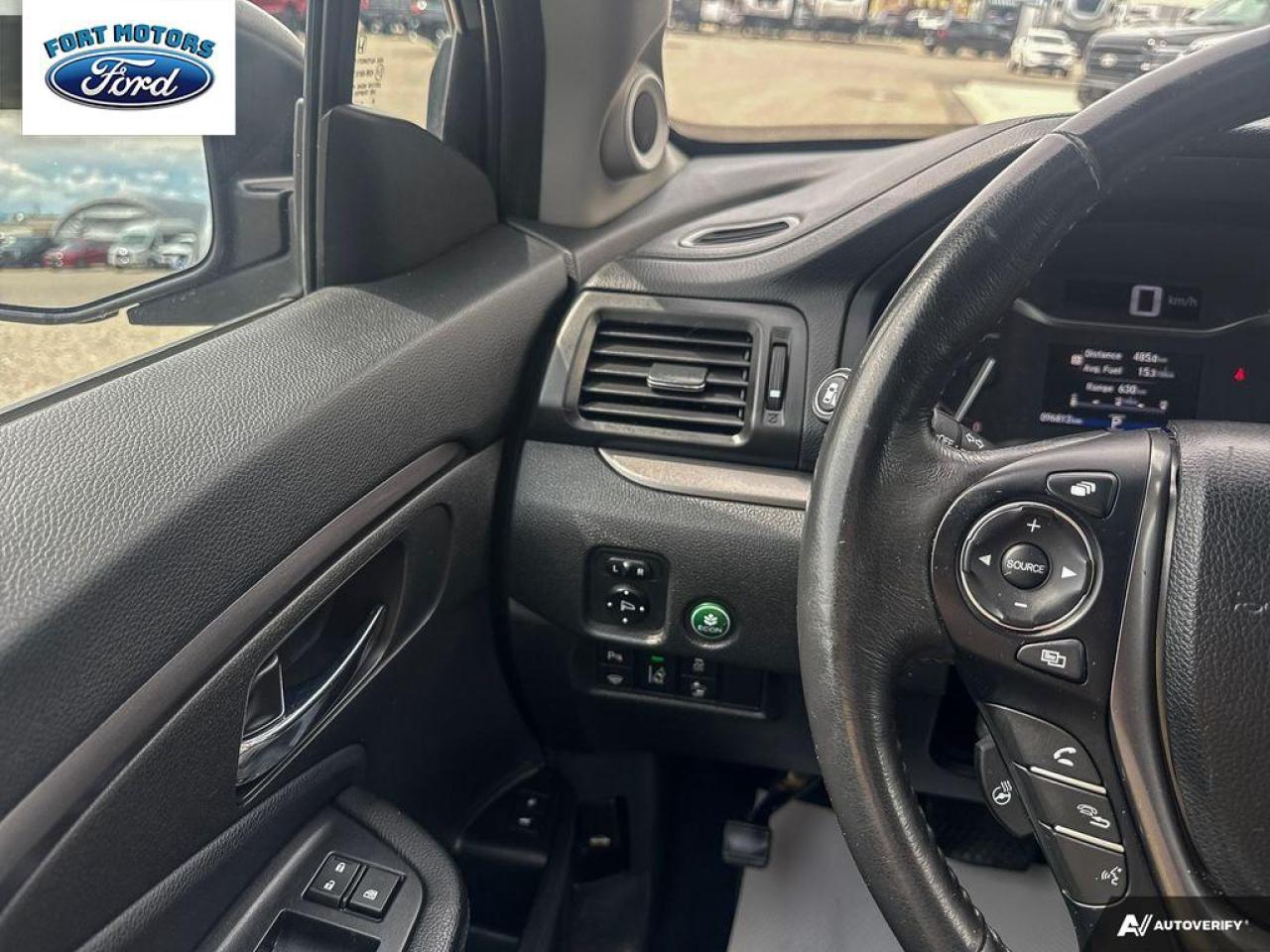 2017 Honda Pilot BASE Photo5