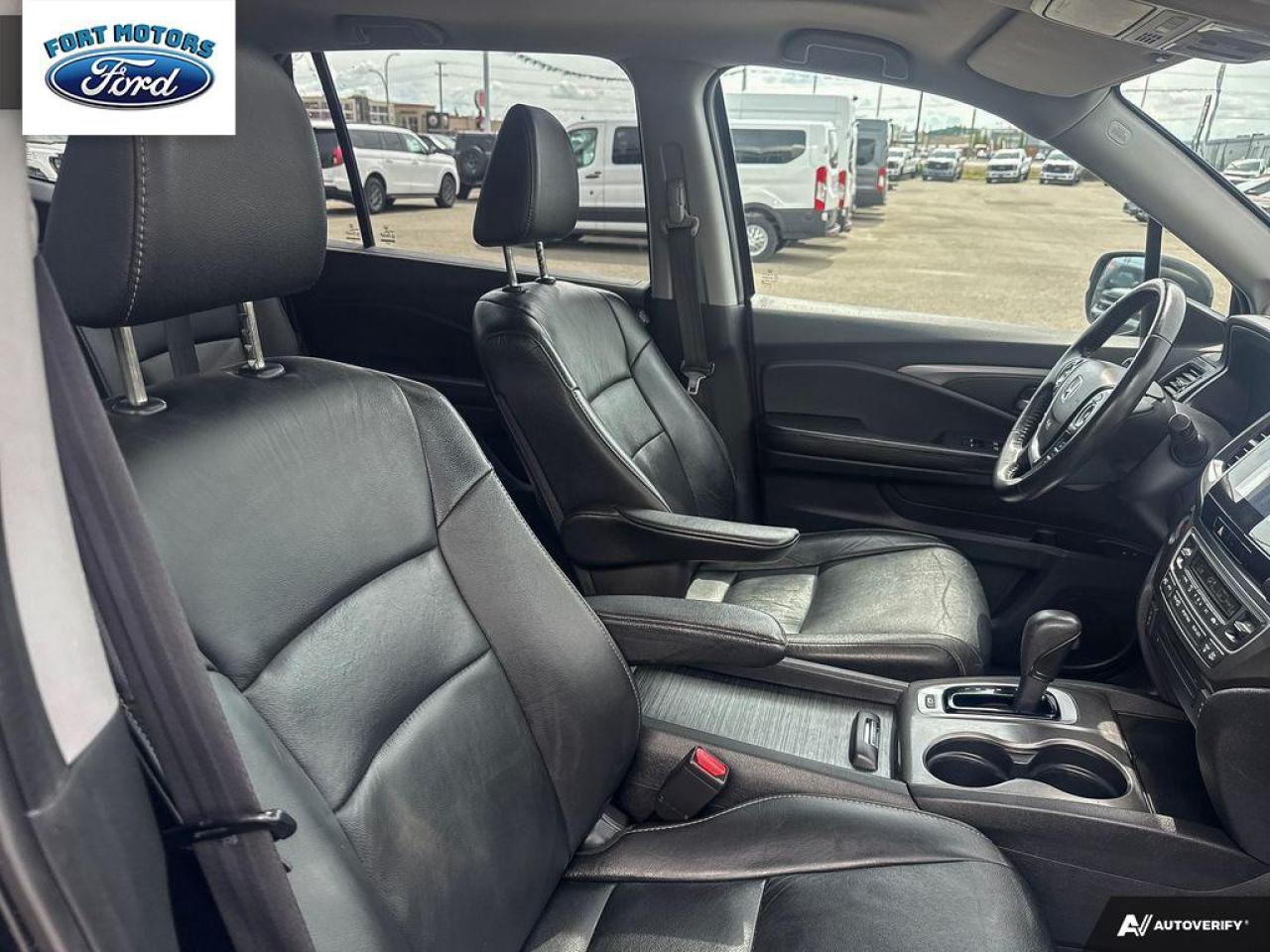 2017 Honda Pilot BASE Photo5