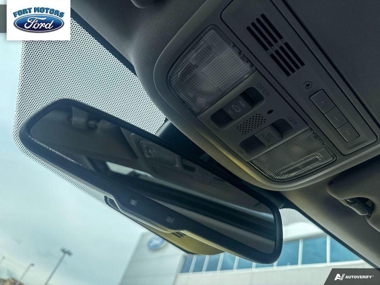 2017 Honda Pilot BASE Photo5