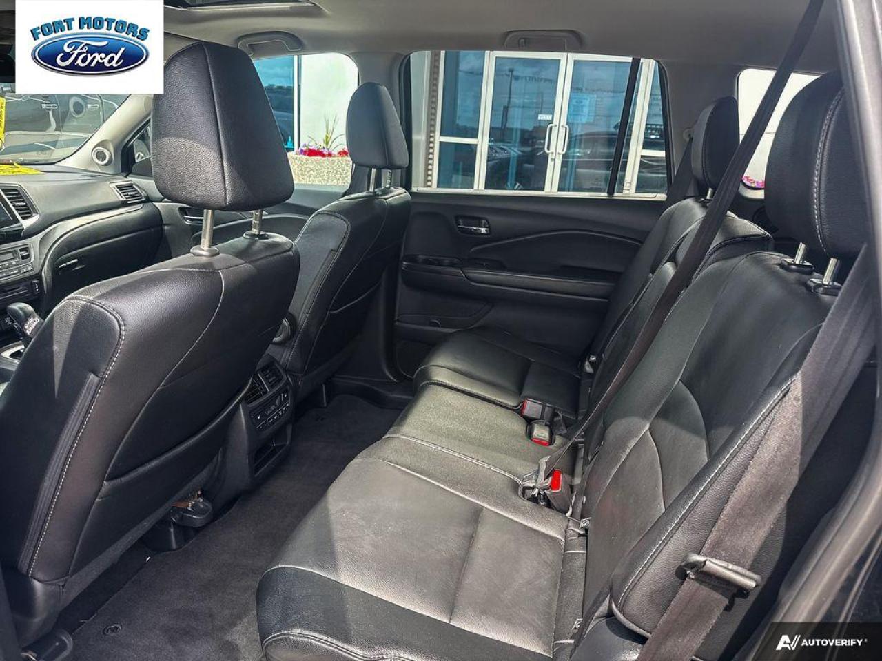 2017 Honda Pilot BASE Photo5