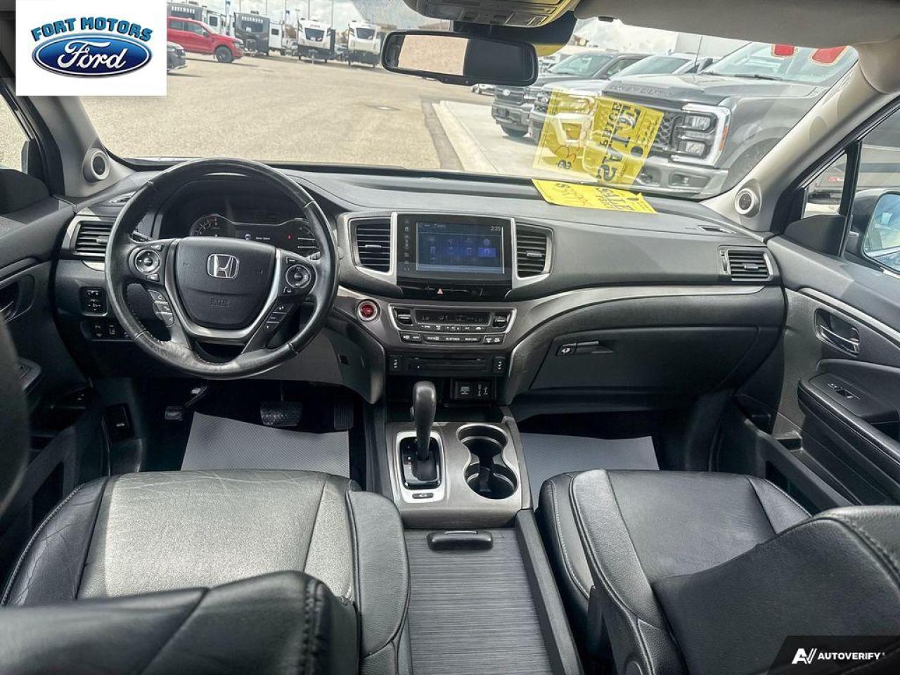 2017 Honda Pilot BASE Photo5