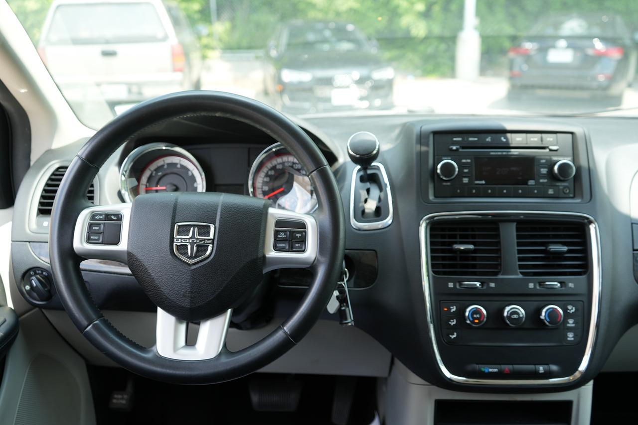 2017 Dodge Grand Caravan SXT Photo
