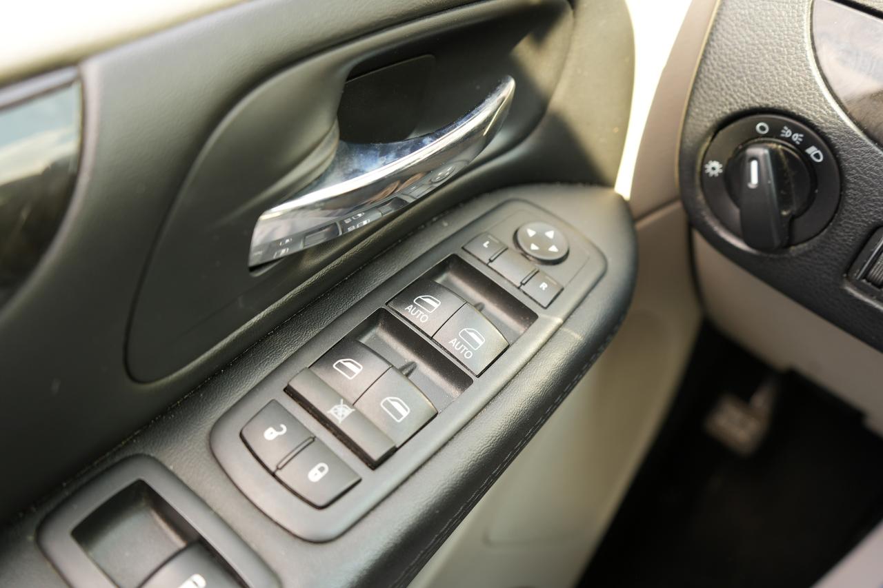 2017 Dodge Grand Caravan SXT Photo