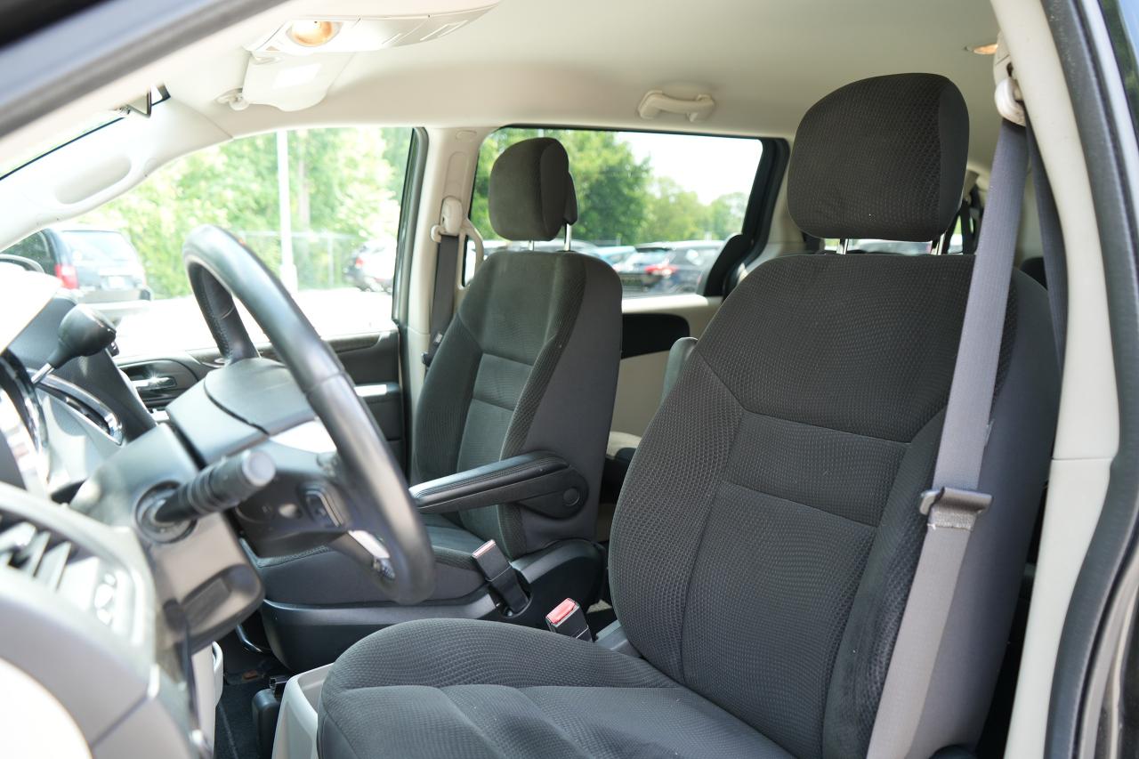 2017 Dodge Grand Caravan SXT Photo