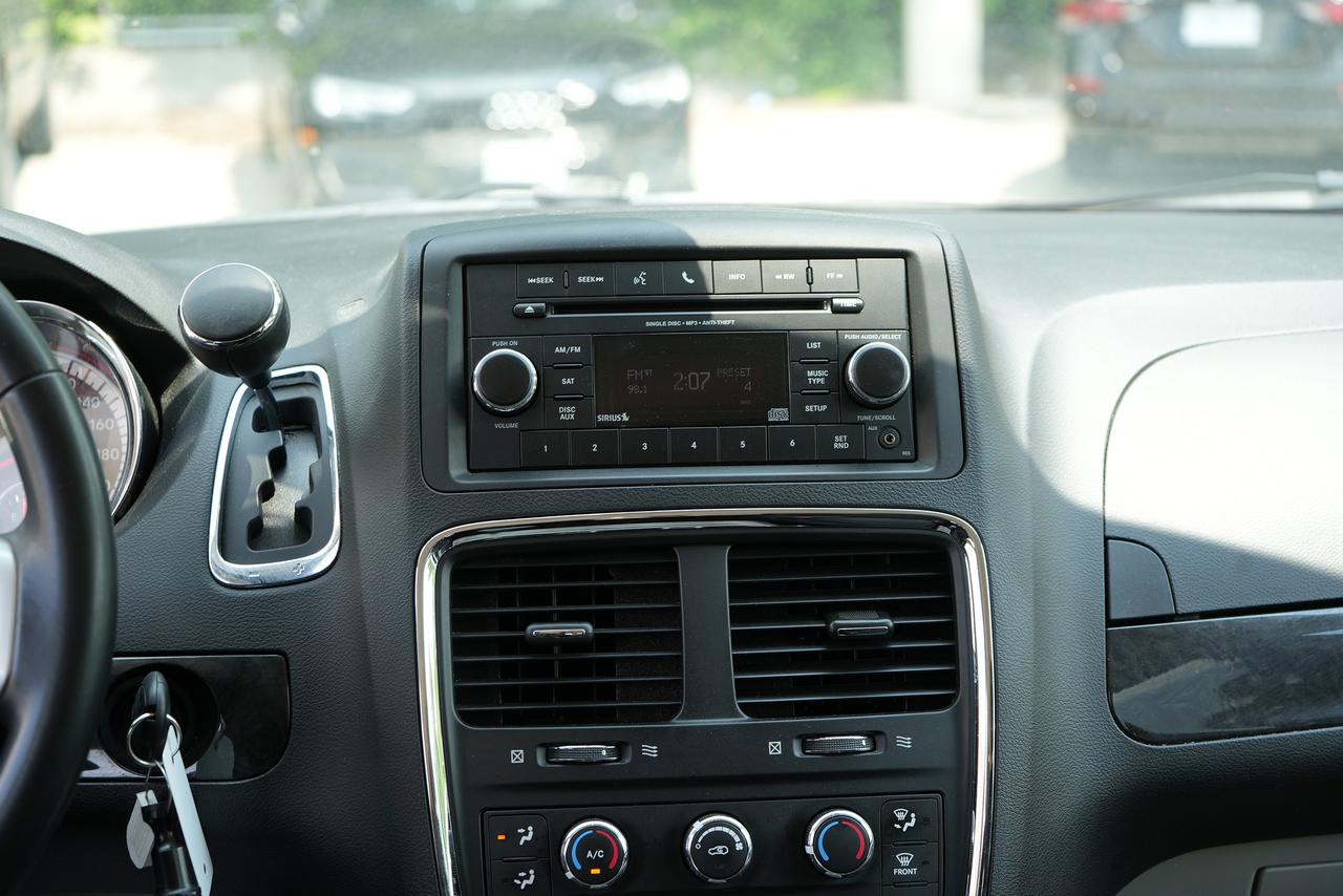 2017 Dodge Grand Caravan SXT Photo