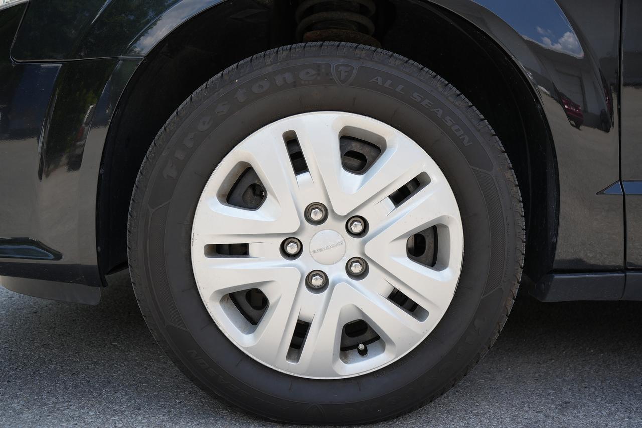 2017 Dodge Grand Caravan SXT Photo