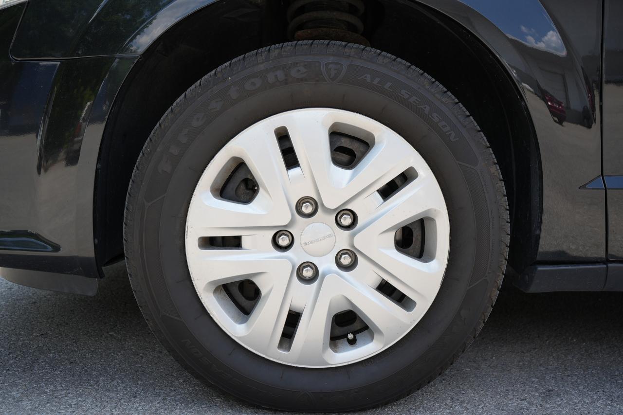 2017 Dodge Grand Caravan SXT Photo