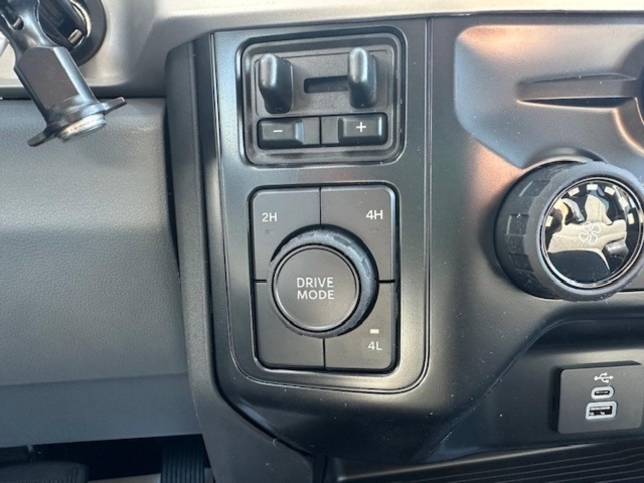 12633147