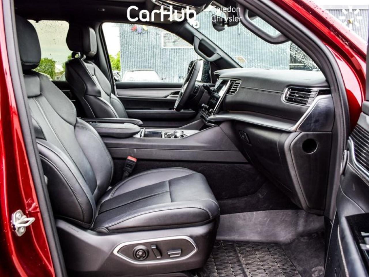 2024 Jeep Wagoneer Series II Carbide 8 Seater Pano Sunroof 22"Alloy Photo