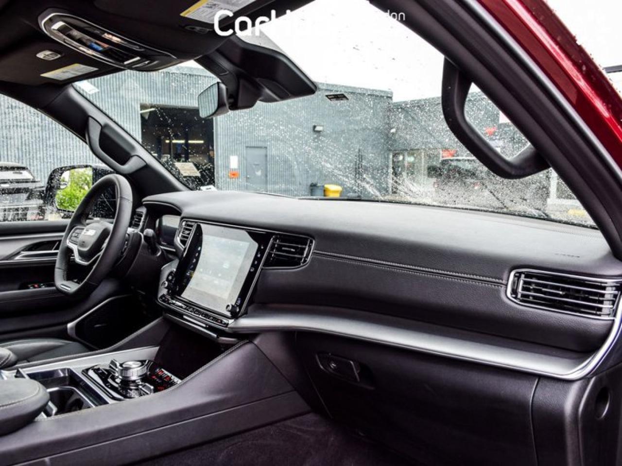 2024 Jeep Wagoneer Series II Carbide 8 Seater Pano Sunroof 22"Alloy Photo