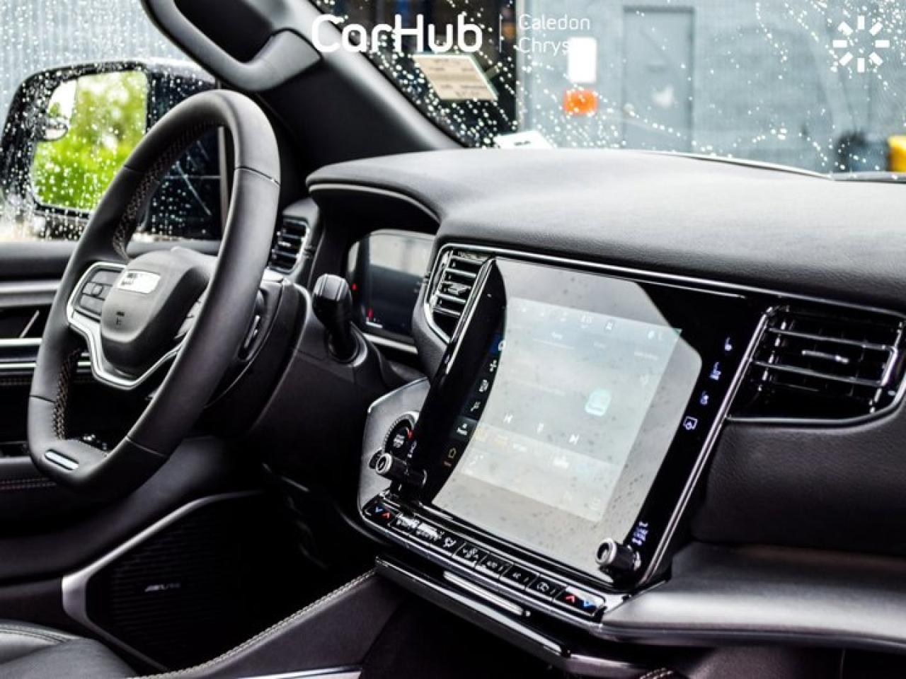 2024 Jeep Wagoneer Series II Carbide 8 Seater Pano Sunroof 22"Alloy Photo