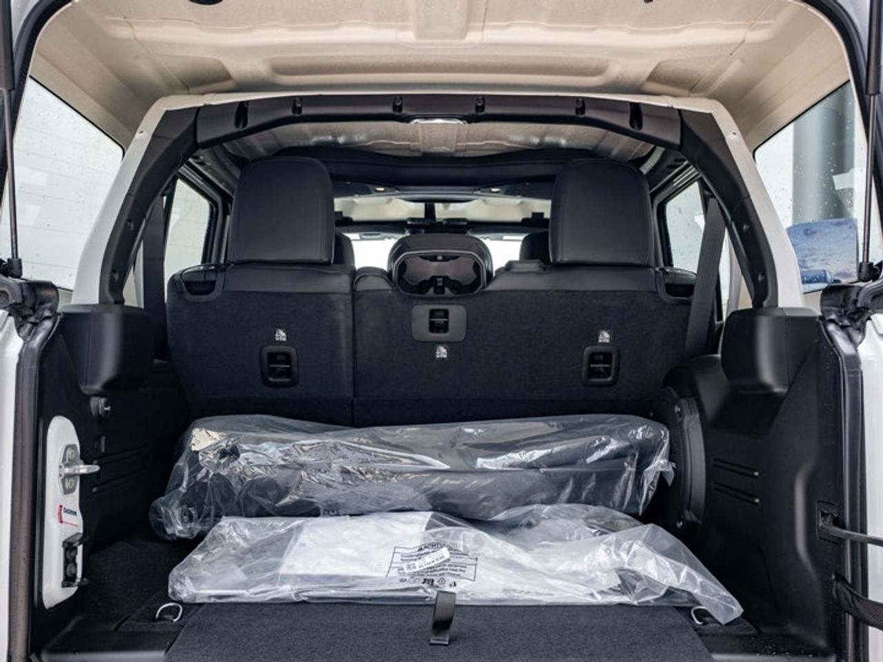 2025 Jeep Wrangler Sahara Photo