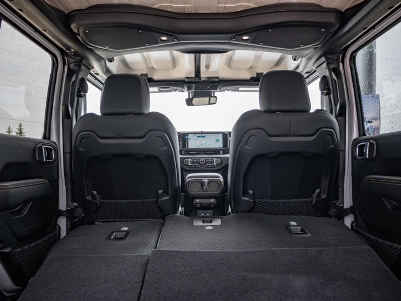 2025 Jeep Wrangler Sahara Photo