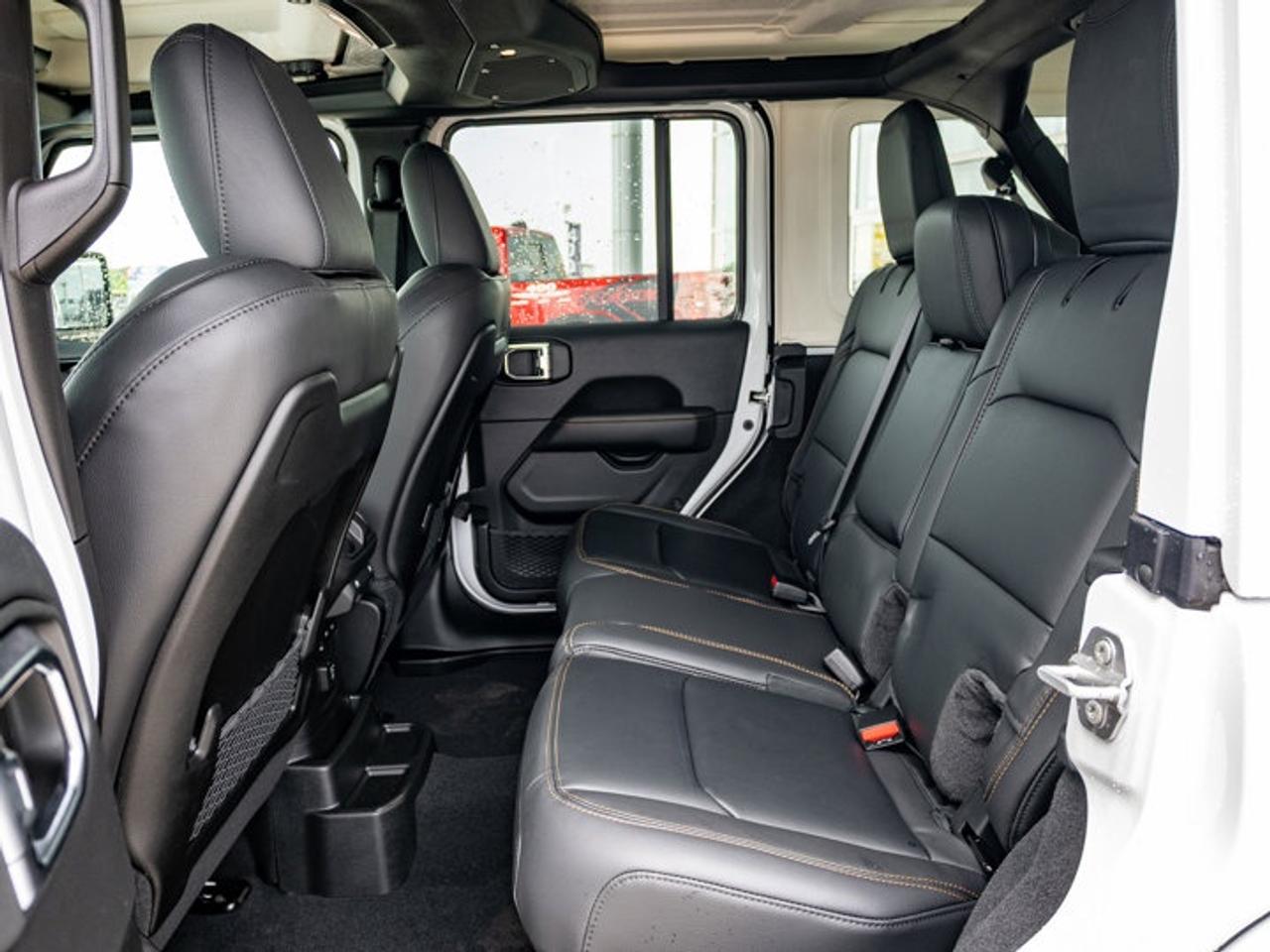 2025 Jeep Wrangler Sahara Photo