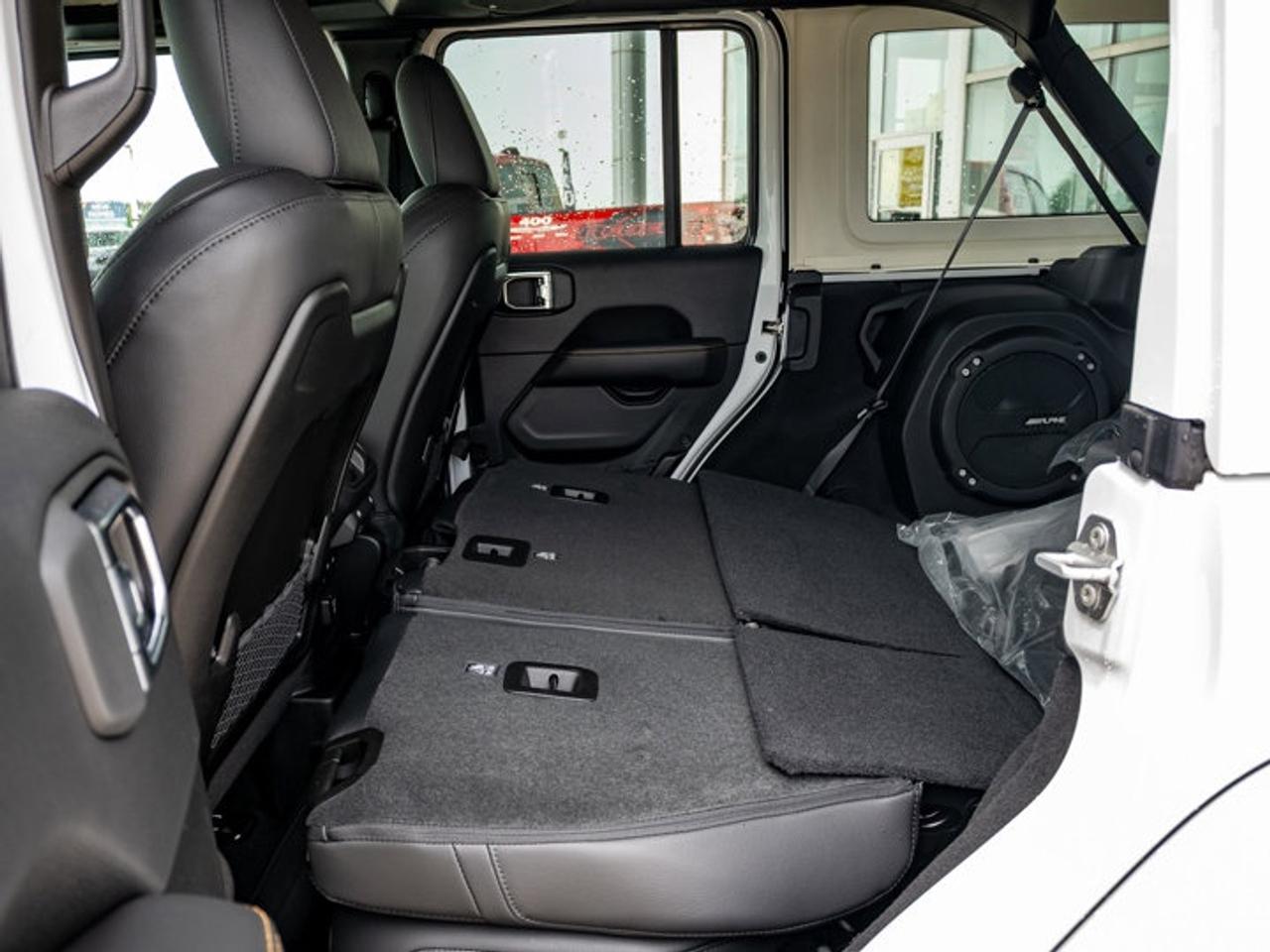 2025 Jeep Wrangler Sahara Photo