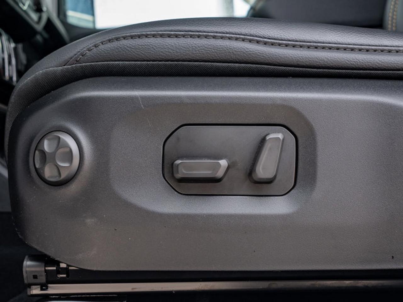 2025 Jeep Wrangler Sahara Photo