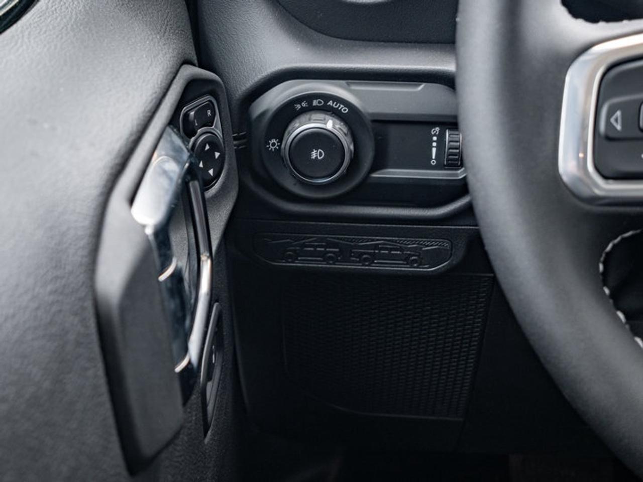 2025 Jeep Wrangler Sahara Photo