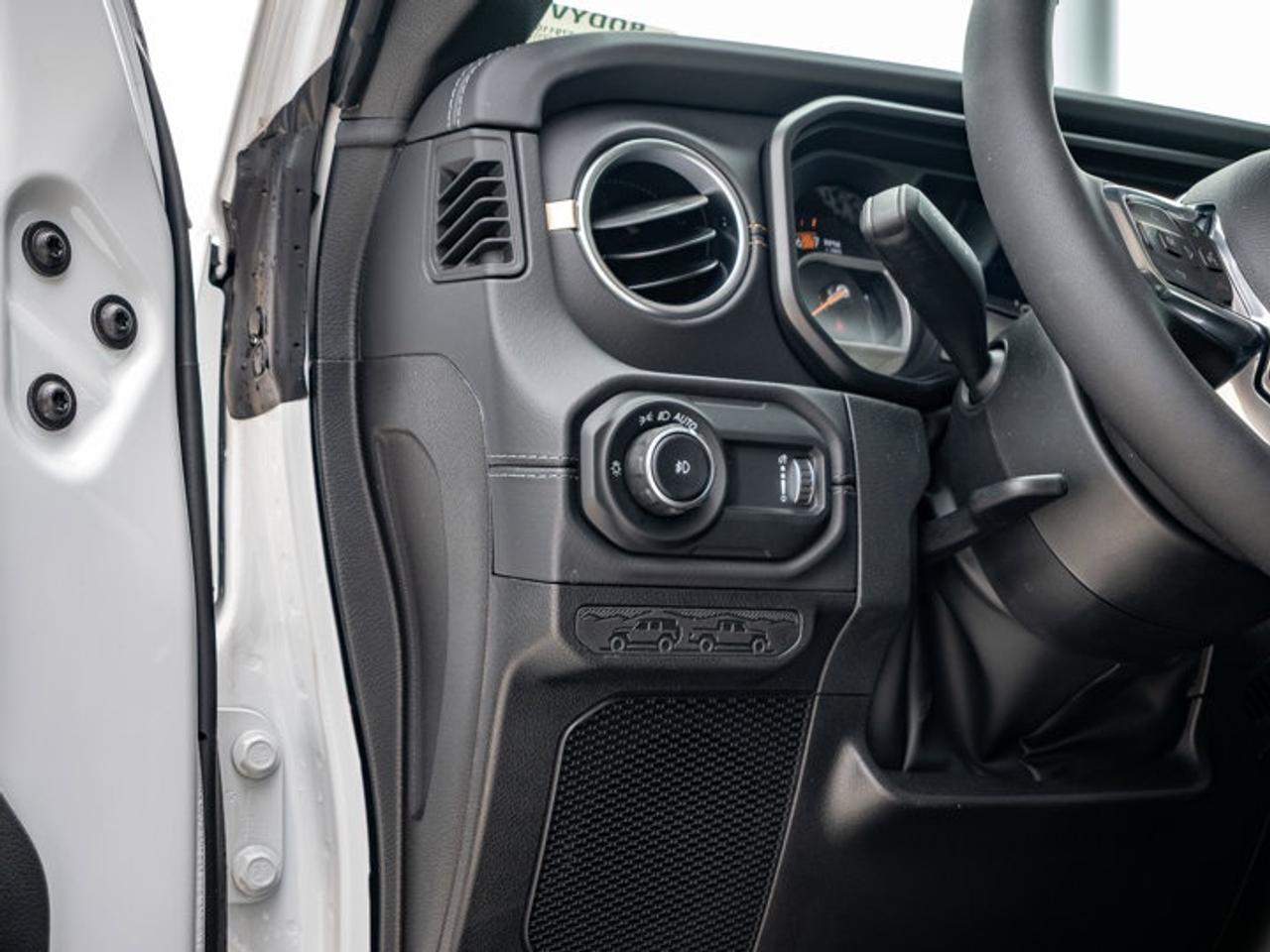 2025 Jeep Wrangler Sahara Photo