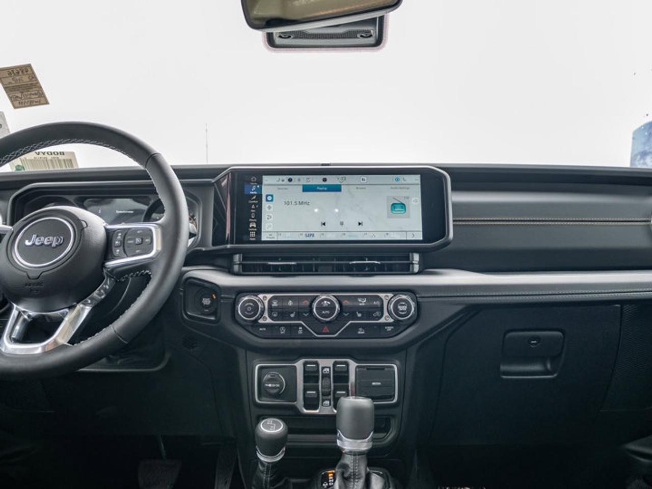 2025 Jeep Wrangler Sahara Photo