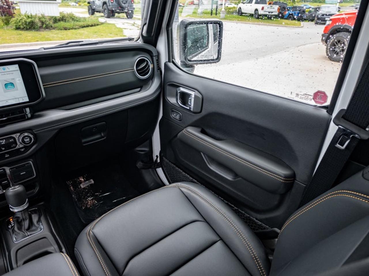 2025 Jeep Wrangler Sahara Photo