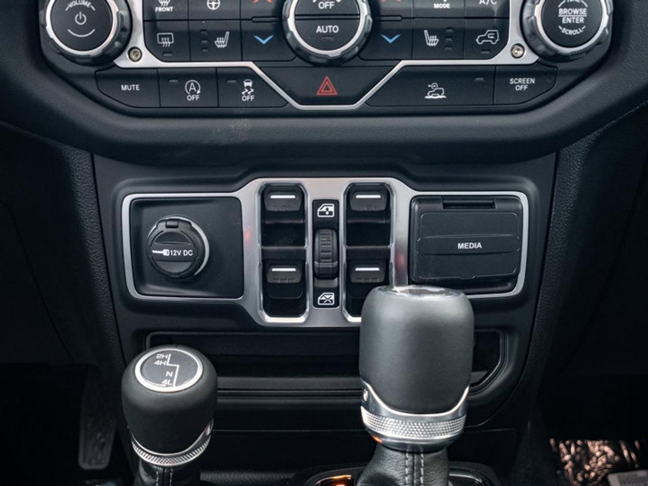 2025 Jeep Wrangler Sahara Photo