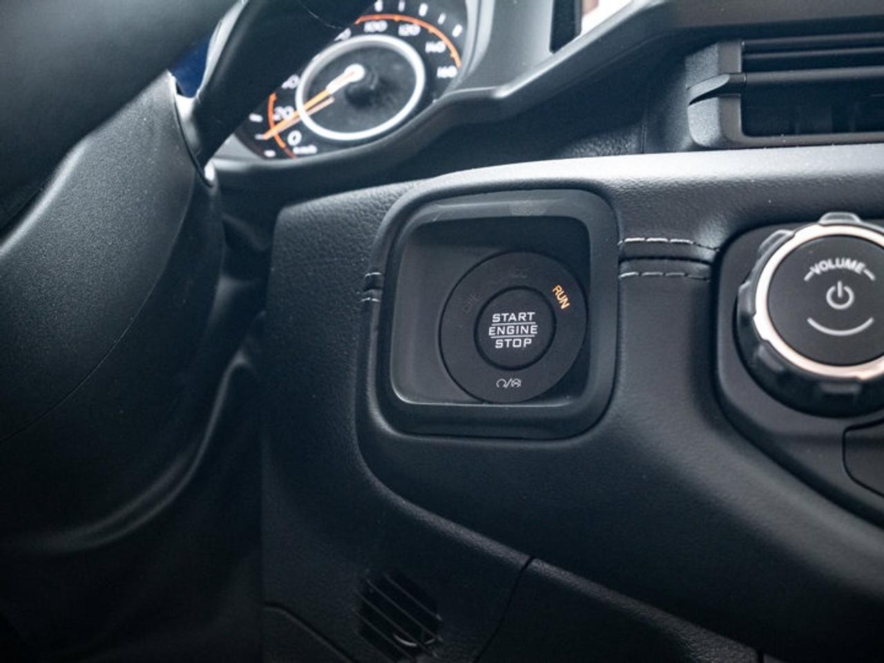 2025 Jeep Wrangler Sahara Photo