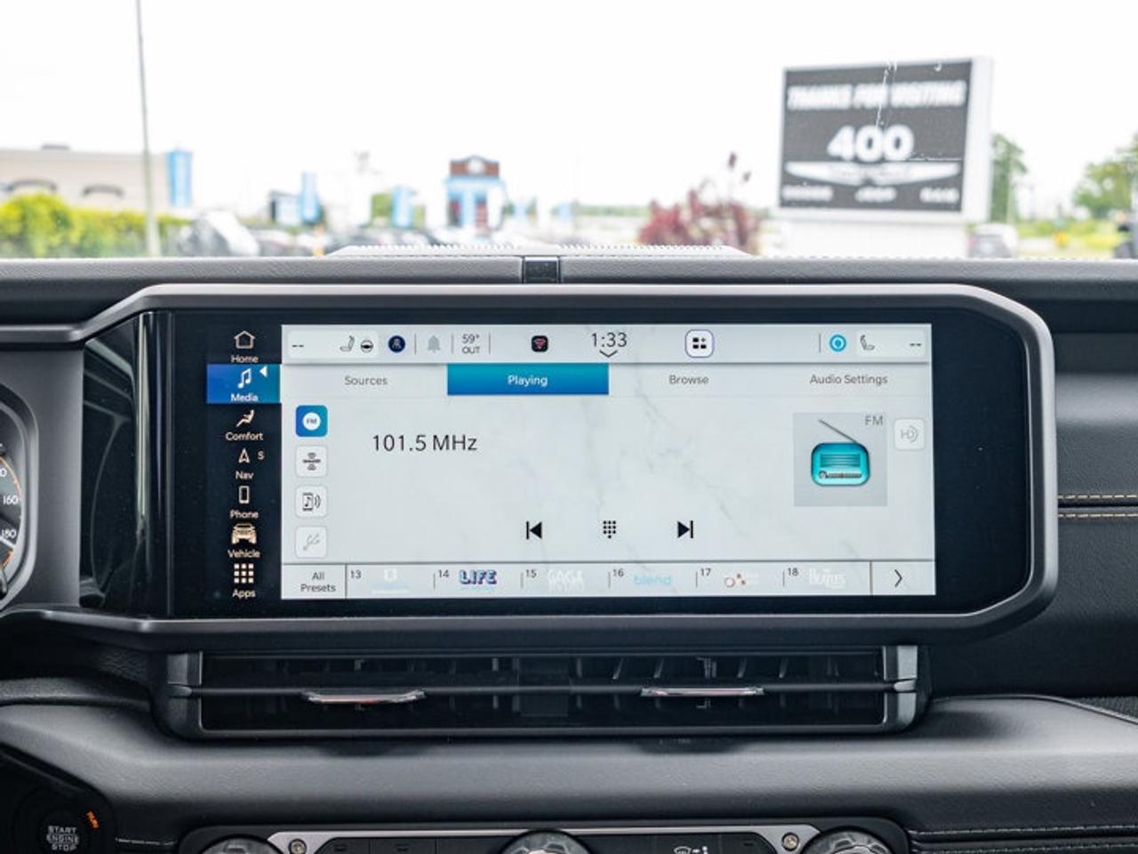 2025 Jeep Wrangler Sahara Photo