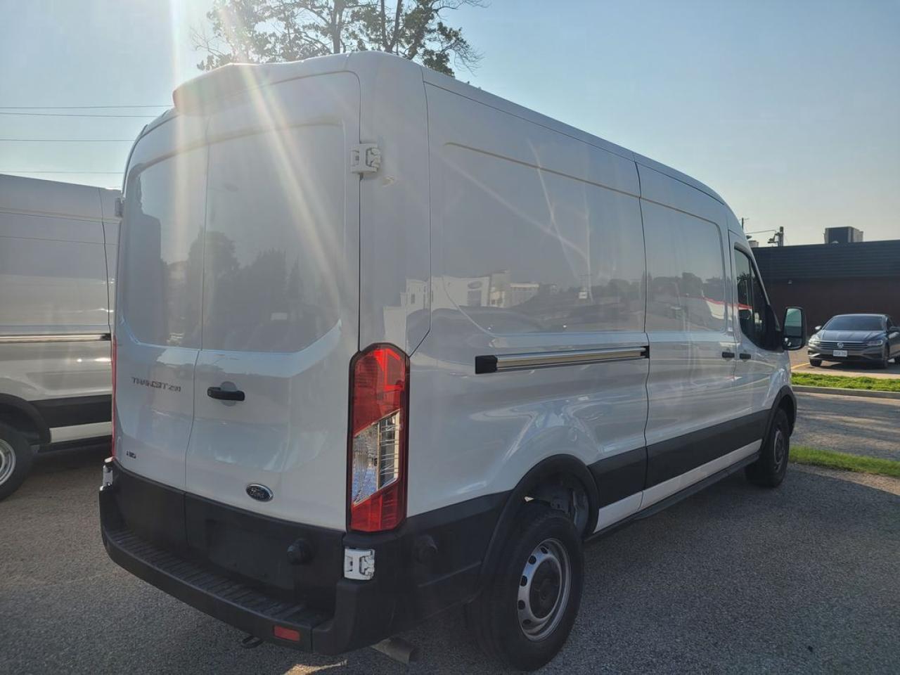 2024 Ford Transit 250 Base Photo4
