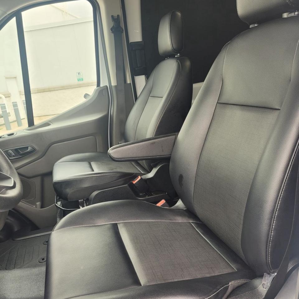 2024 Ford Transit 250 Base Photo27