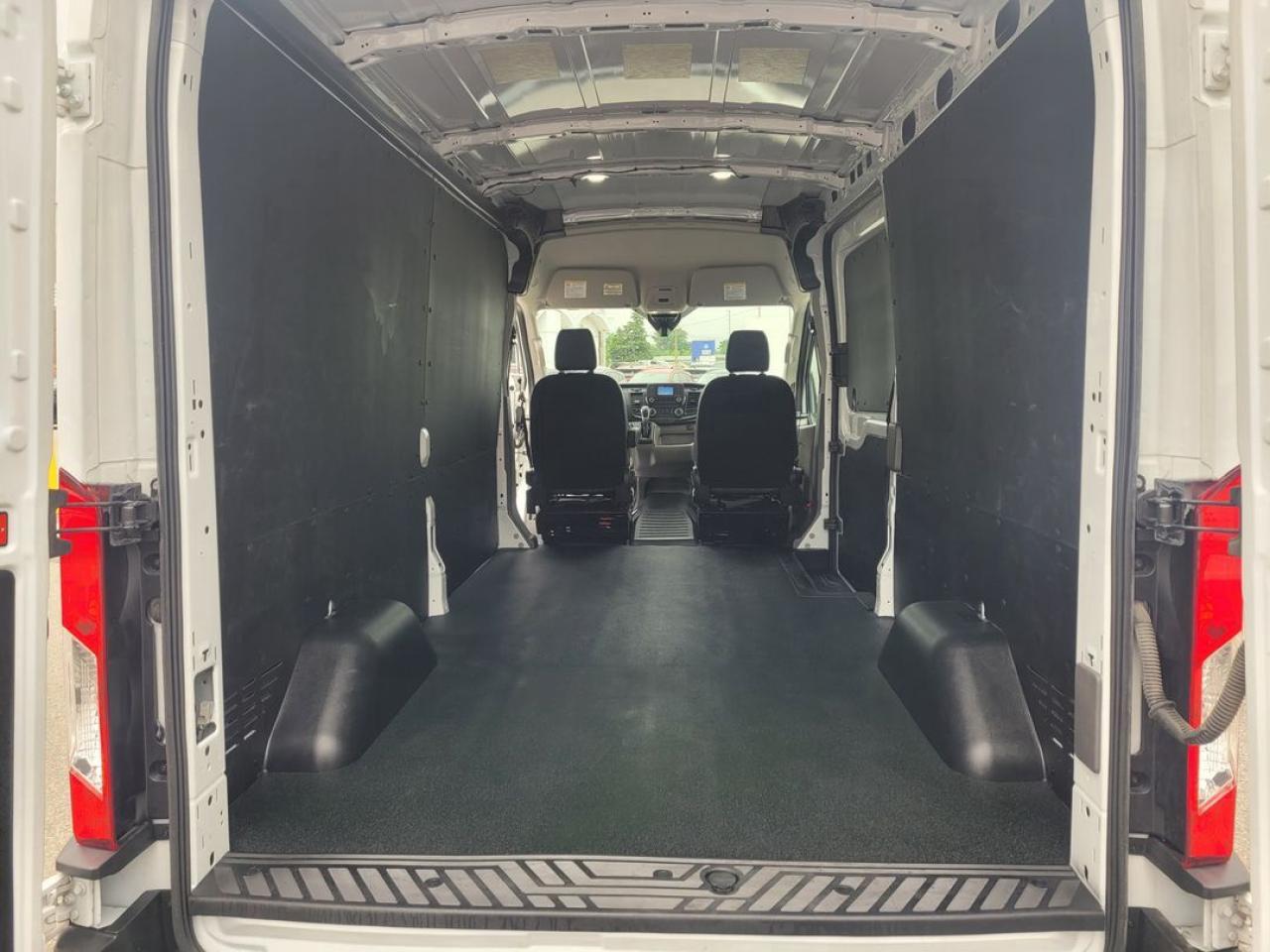 2024 Ford Transit 250 Base Photo33