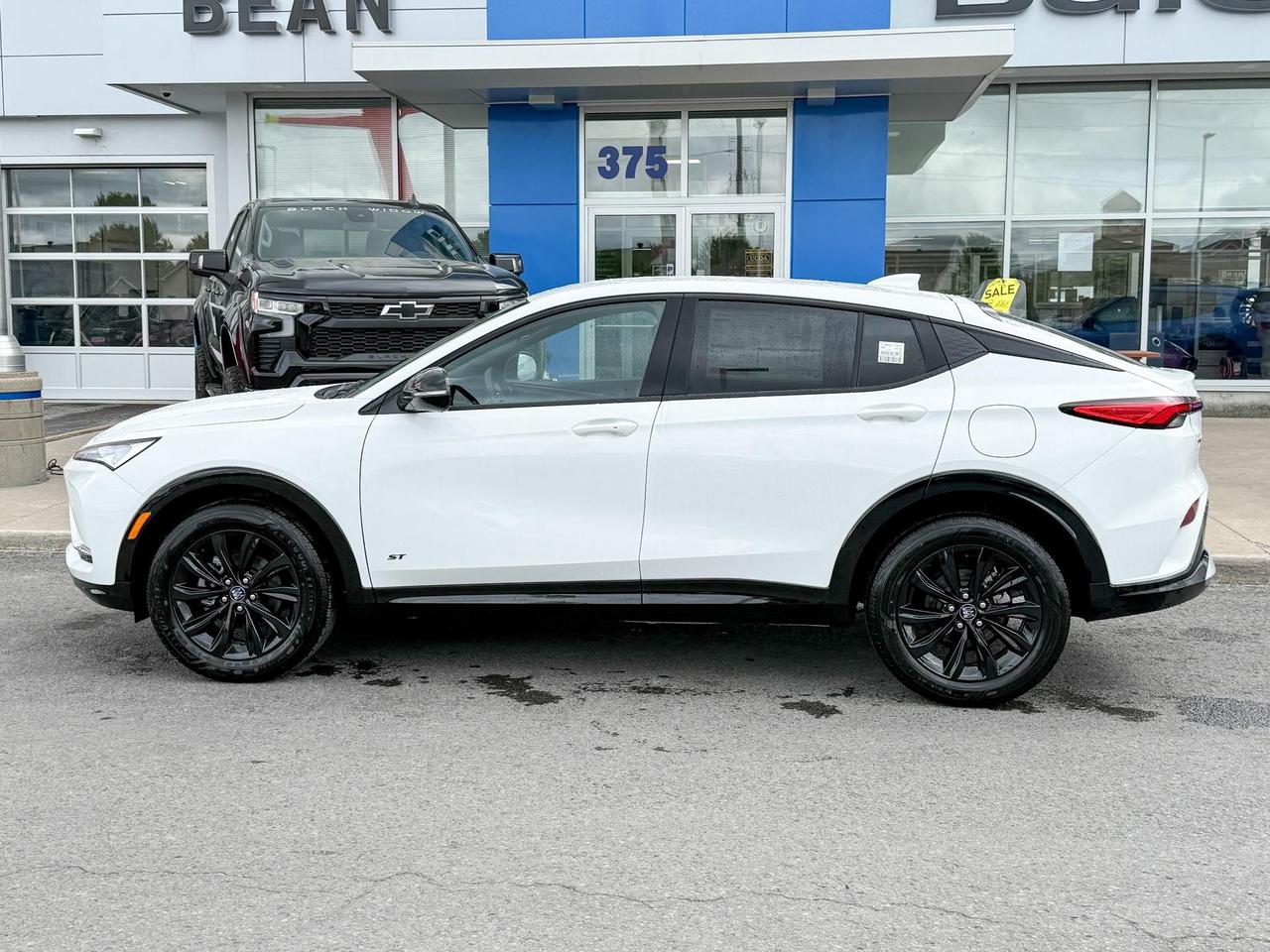 2025 Buick Envista Sport Touring 1.2L 3CYL WITH REMOTE START/ENTRY, HEATED SEATS, HEATED STEERING WHEEL, POWER LIFTGATE, ANDROID AUTO AND APPLE CARPLAY Photo5