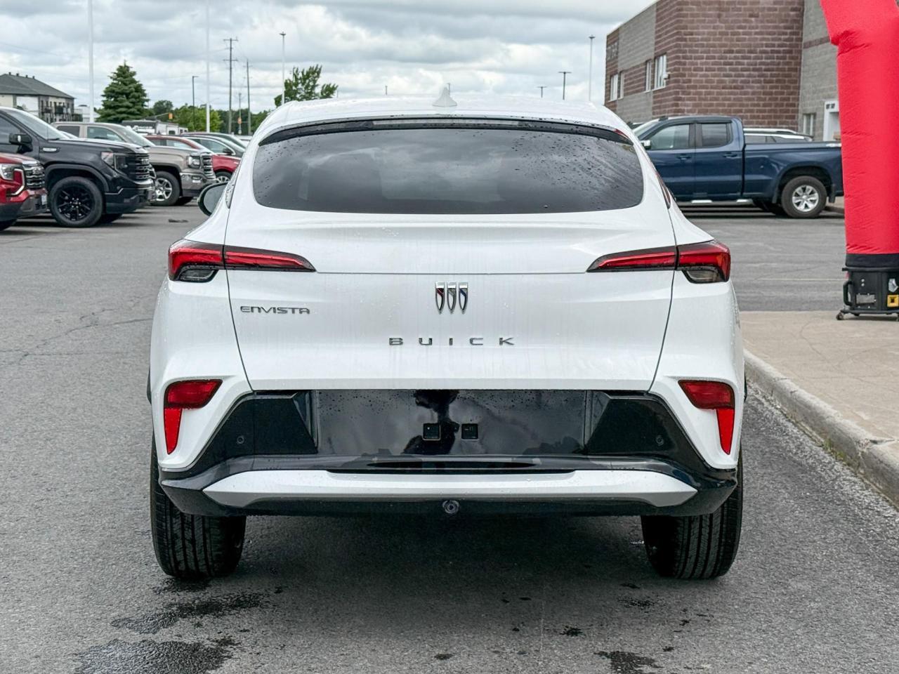2025 Buick Envista Sport Touring 1.2L 3CYL WITH REMOTE START/ENTRY, HEATED SEATS, HEATED STEERING WHEEL, POWER LIFTGATE, ANDROID AUTO AND APPLE CARPLAY Photo3