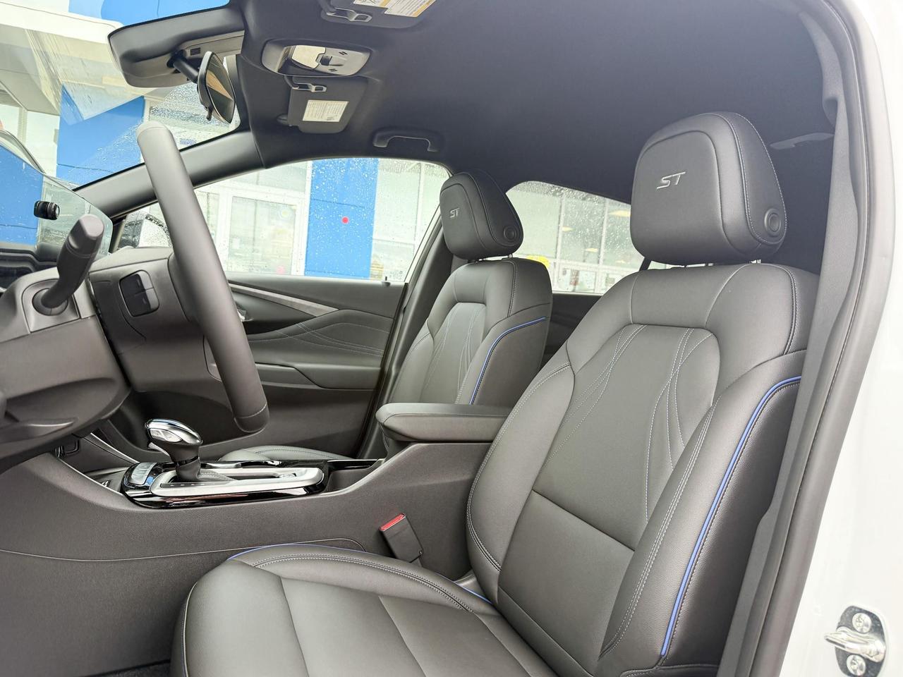 2025 Buick Envista Sport Touring 1.2L 3CYL WITH REMOTE START/ENTRY, HEATED SEATS, HEATED STEERING WHEEL, POWER LIFTGATE, ANDROID AUTO AND APPLE CARPLAY Photo