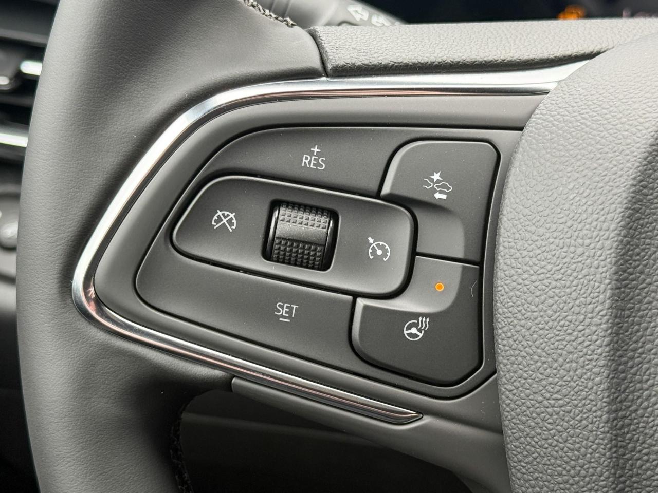 2025 Buick Envista Sport Touring 1.2L 3CYL WITH REMOTE START/ENTRY, HEATED SEATS, HEATED STEERING WHEEL, POWER LIFTGATE, ANDROID AUTO AND APPLE CARPLAY Photo