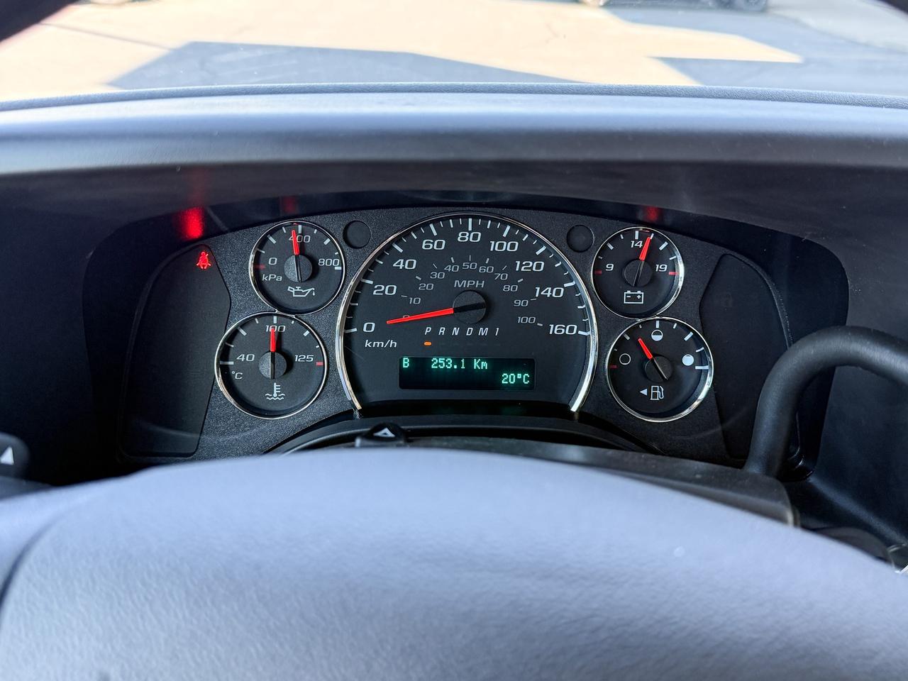 2025 GMC Savana Cutaway Work Van 4.3L V8 WITH REMOTE ENTRY, CRUISE CONTROL, A/C, REAR VISION CAMERA, AM/FM STEREO Photo