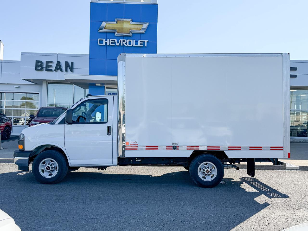 2025 GMC Savana Cutaway Work Van 4.3L V8 WITH REMOTE ENTRY, CRUISE CONTROL, A/C, REAR VISION CAMERA, AM/FM STEREO Photo