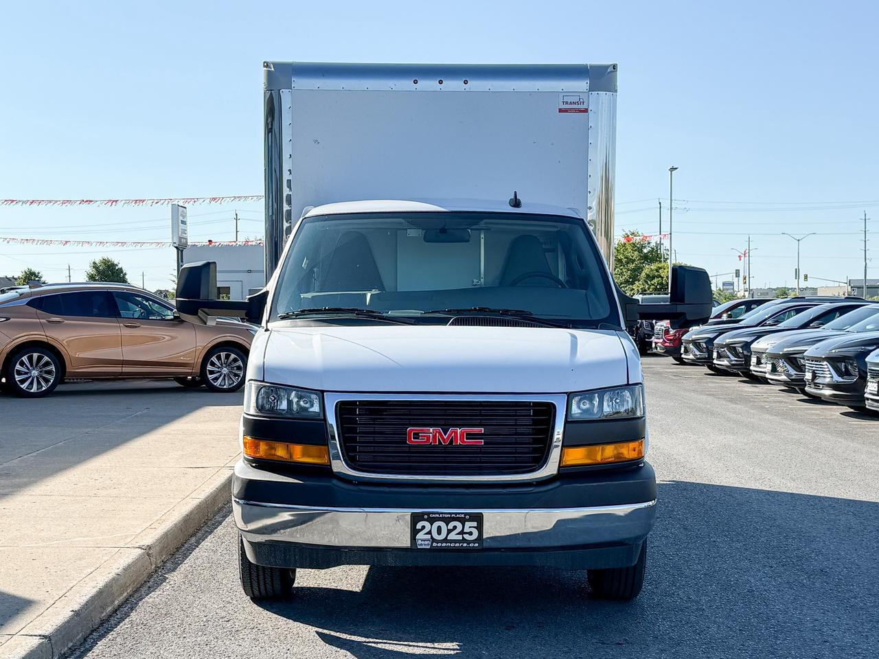 2025 GMC Savana Cutaway Work Van 4.3L V8 WITH REMOTE ENTRY, CRUISE CONTROL, A/C, REAR VISION CAMERA, AM/FM STEREO Photo