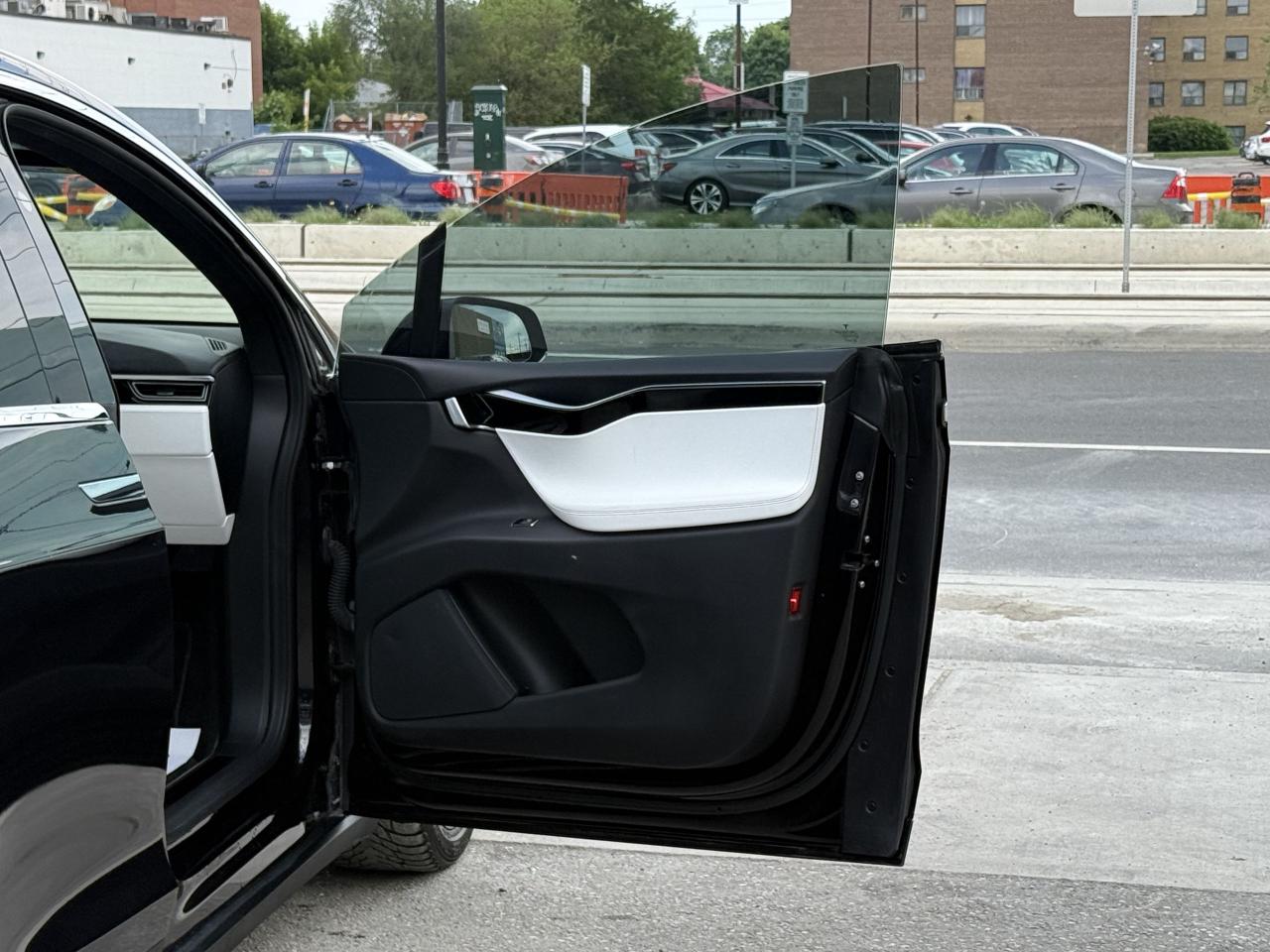 2016 Tesla Model X 90D | PREMIUM CONNECTIVITY | ENHANCED AUTOPILOT - Photo #26