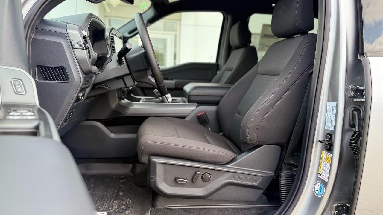2025 Ford F-150  Photo4