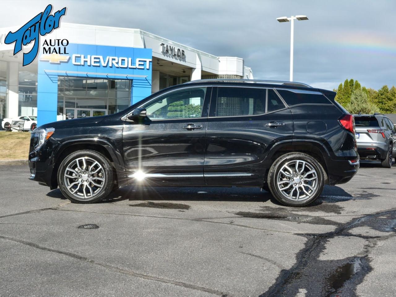 2024 GMC Terrain Denali Photo2