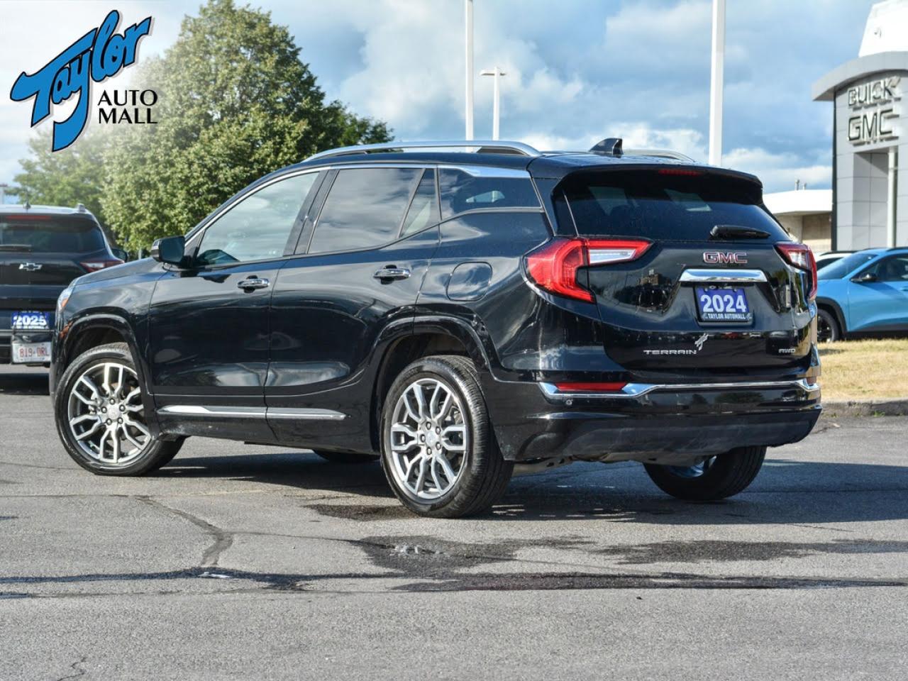 2024 GMC Terrain Denali Photo3