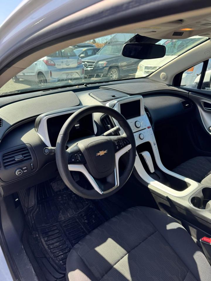 2013 Chevrolet Volt  - Photo #6