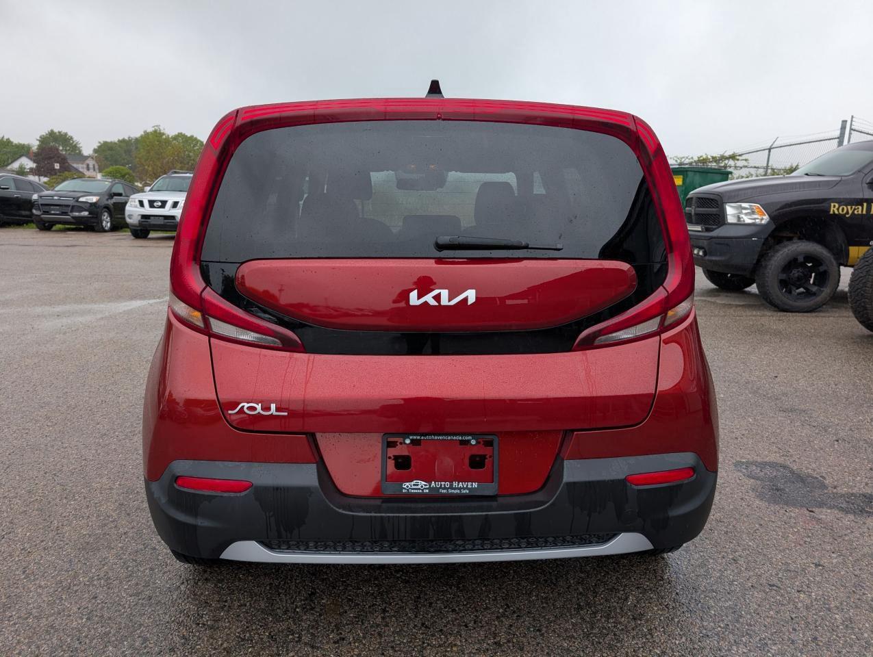2022 Kia Soul EX Photo2